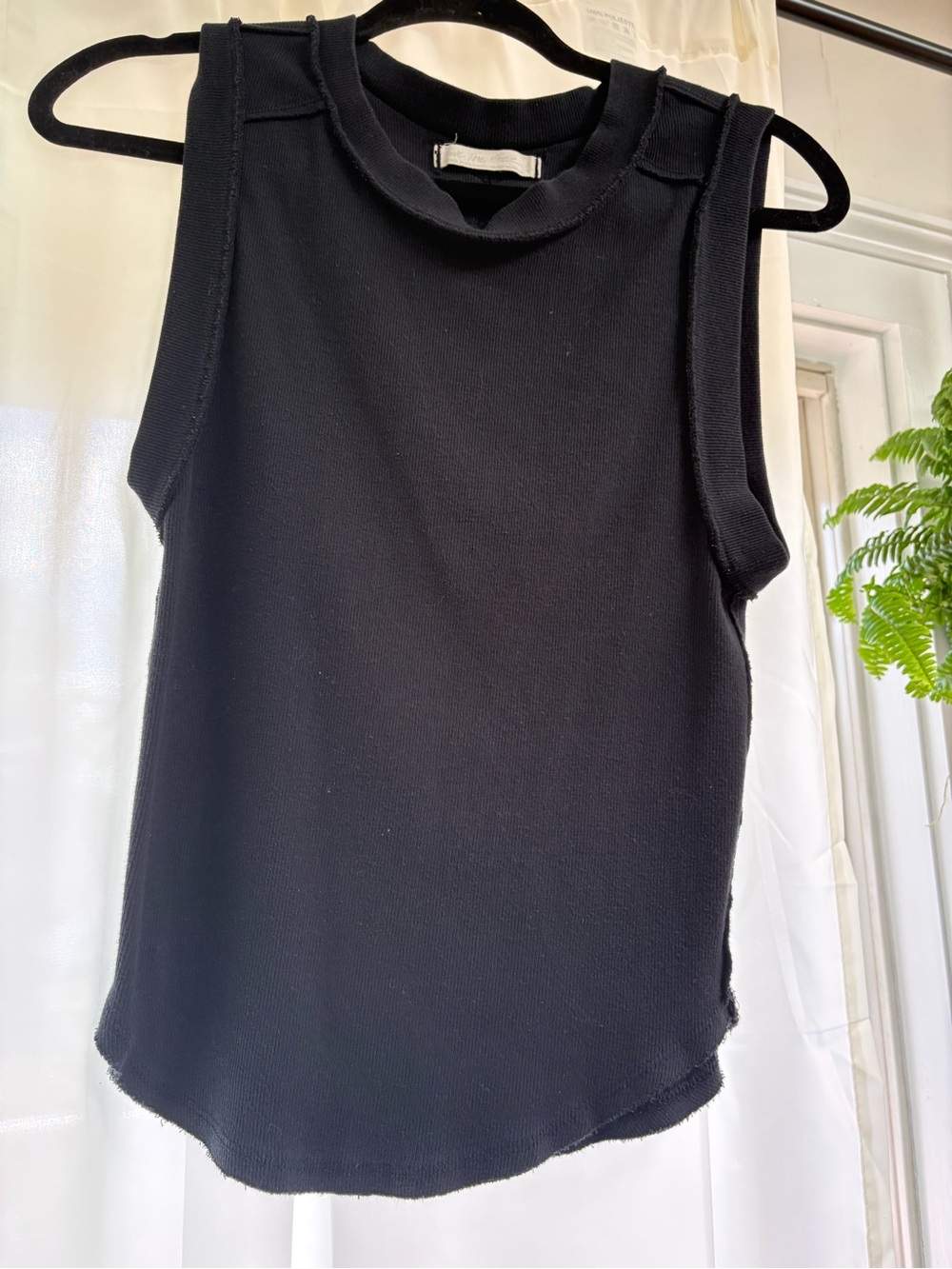 FREE PEOPLE BLACK TANK SIZE LARGE
